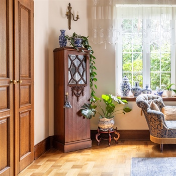 How to Prepare Walls for Interior Painting in an Older Home