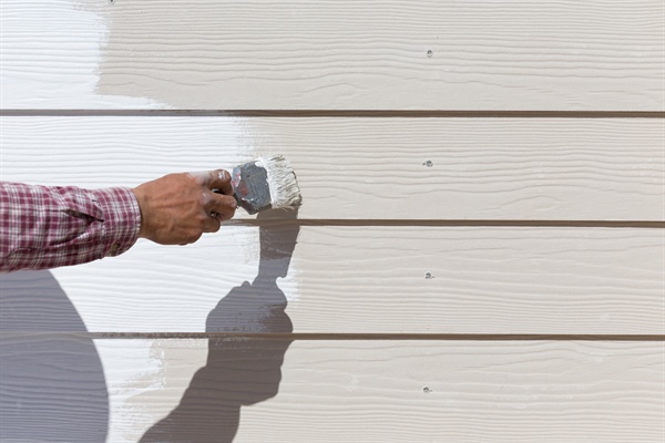 How Seasonal Changes in Minnesota Affect Exterior House Painting