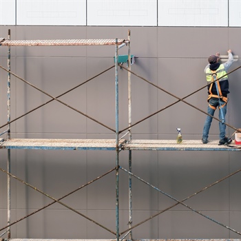 Top Challenges in Painting Large Commercial Buildings