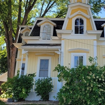 How Does Get Fresh Paint Customize Services for Historic Homes?