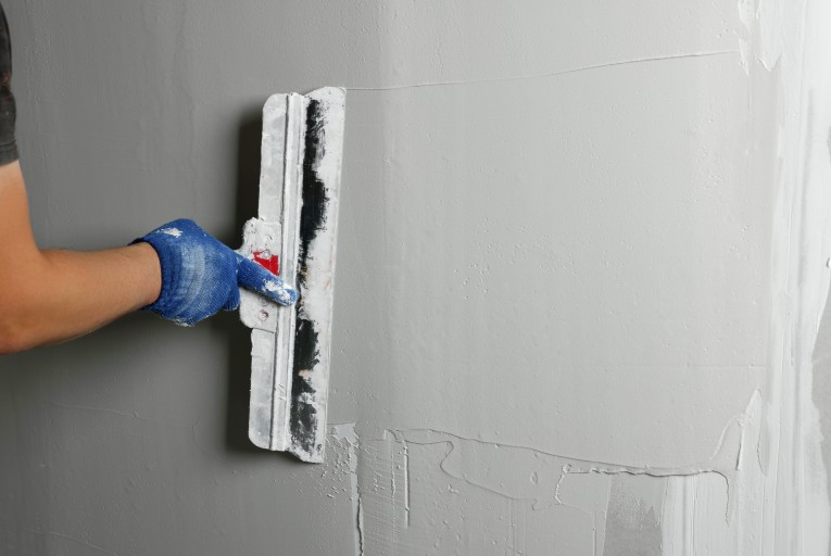 Applying Drywall Mud to Drywall